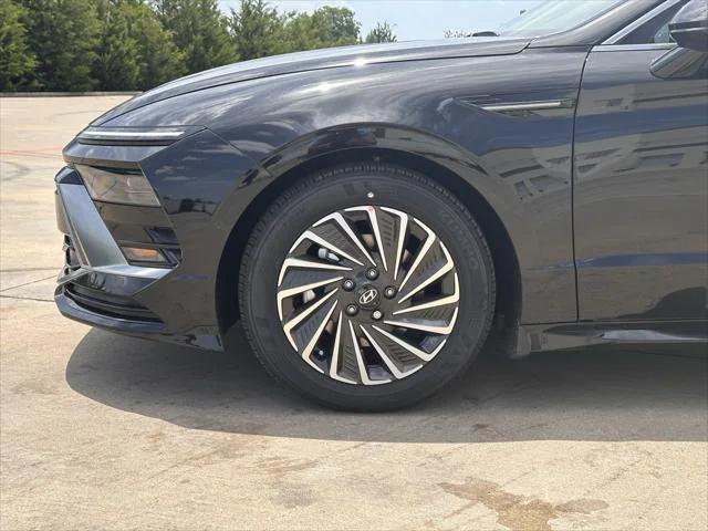 new 2025 Hyundai Sonata Hybrid car, priced at $37,503
