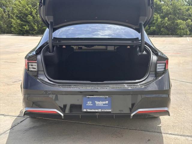 new 2025 Hyundai Sonata Hybrid car, priced at $39,003