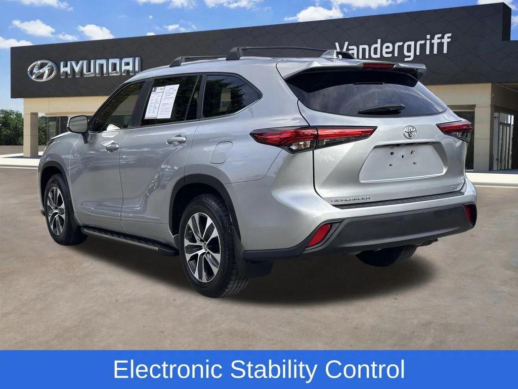 used 2023 Toyota Highlander car, priced at $31,722