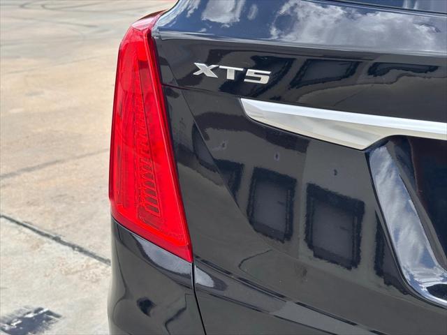 used 2019 Cadillac XT5 car, priced at $14,391