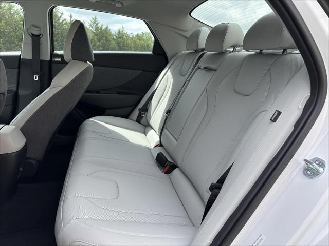 new 2025 Hyundai Elantra car, priced at $30,552
