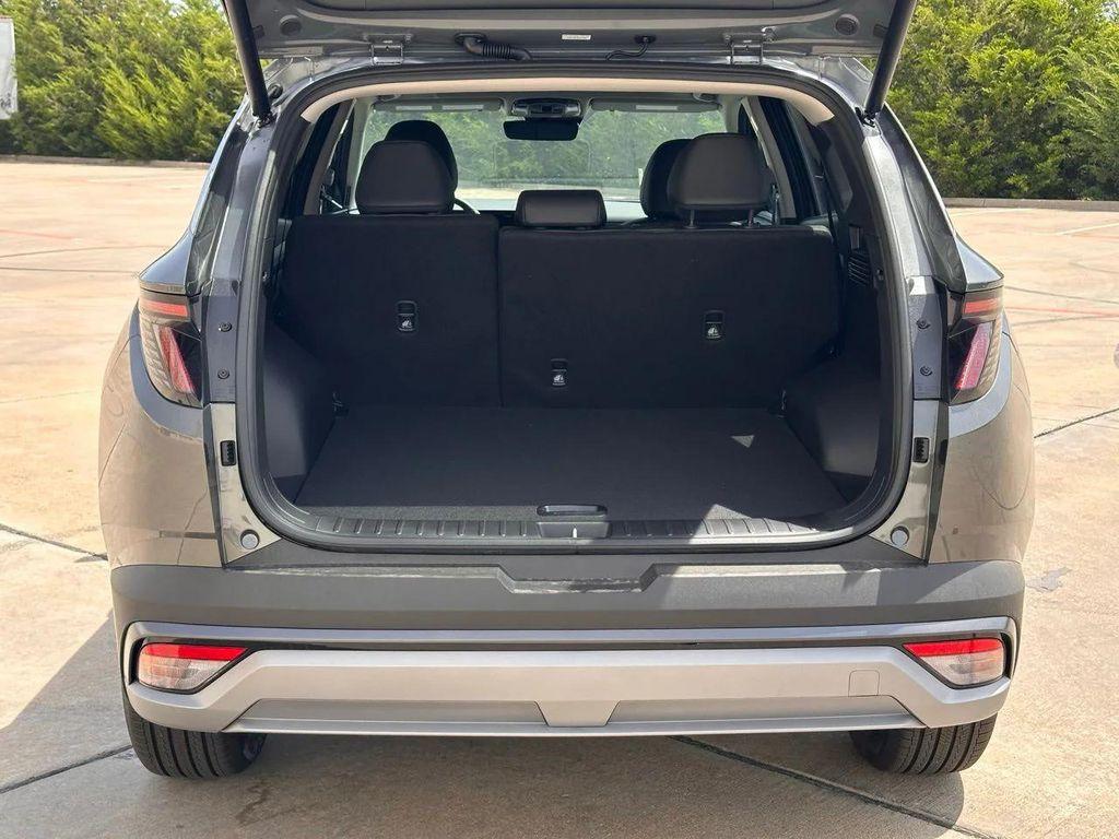 new 2025 Hyundai TUCSON Hybrid car, priced at $31,661