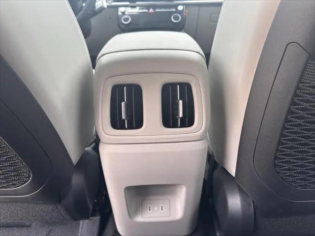 new 2025 Hyundai TUCSON Hybrid car, priced at $36,612