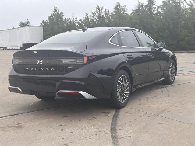 new 2025 Hyundai Sonata Hybrid car, priced at $32,657