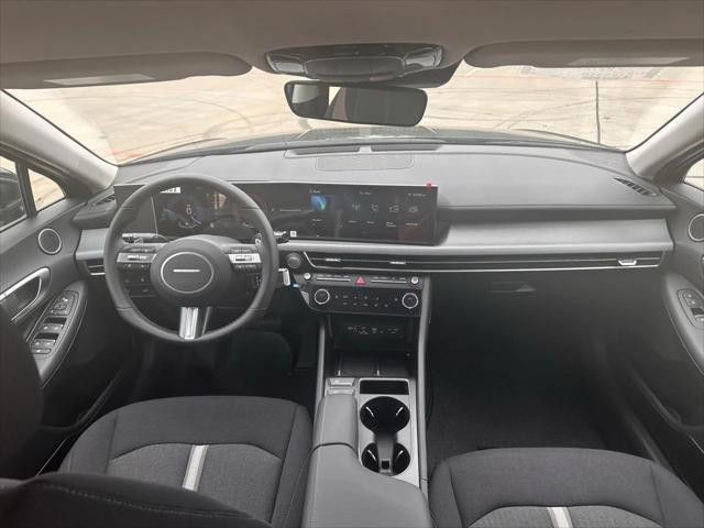 new 2025 Hyundai Sonata Hybrid car, priced at $32,657