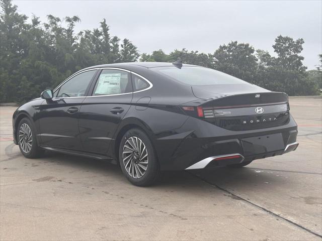 new 2025 Hyundai Sonata Hybrid car, priced at $32,657