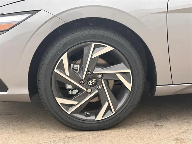 new 2025 Hyundai Elantra car, priced at $25,722