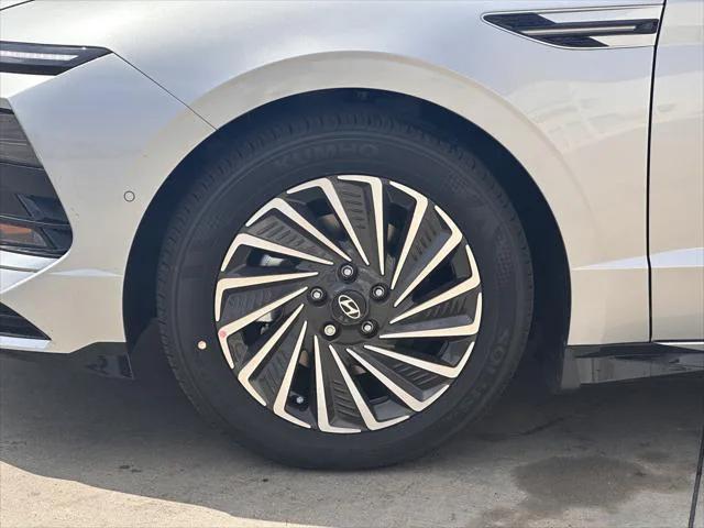 new 2025 Hyundai Sonata Hybrid car, priced at $37,503