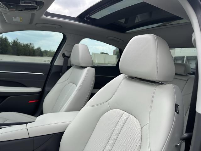 new 2025 Hyundai Sonata Hybrid car, priced at $37,934