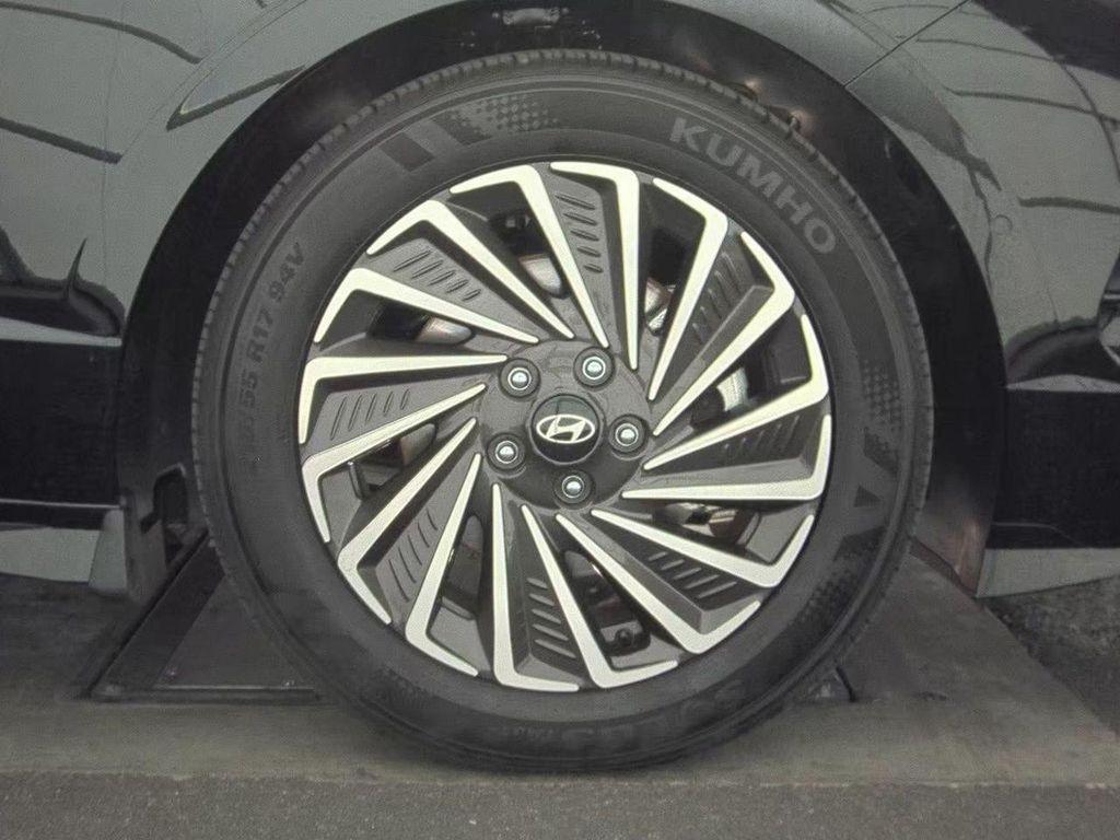 used 2025 Hyundai Sonata Hybrid car, priced at $33,711