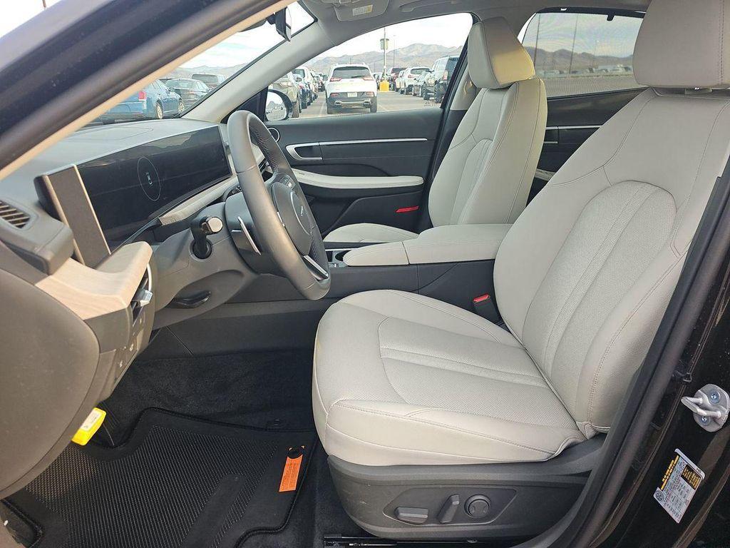 used 2025 Hyundai Sonata Hybrid car, priced at $33,711