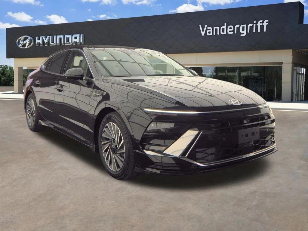 used 2025 Hyundai Sonata Hybrid car, priced at $33,711