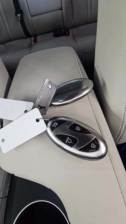 used 2025 Hyundai Sonata Hybrid car, priced at $33,711