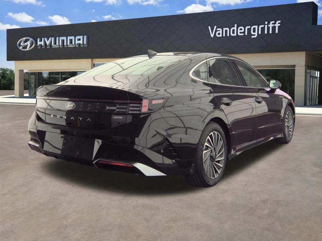 used 2025 Hyundai Sonata Hybrid car, priced at $33,711