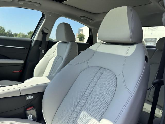 new 2025 Hyundai Sonata Hybrid car, priced at $38,842