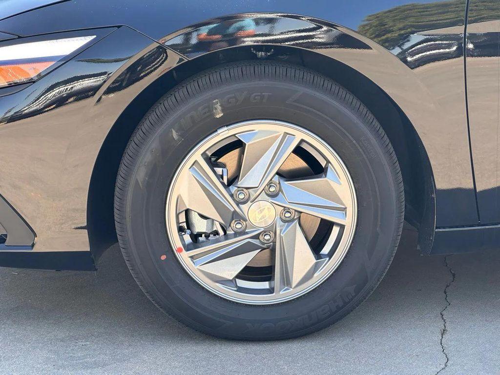 new 2025 Hyundai Elantra car, priced at $21,290