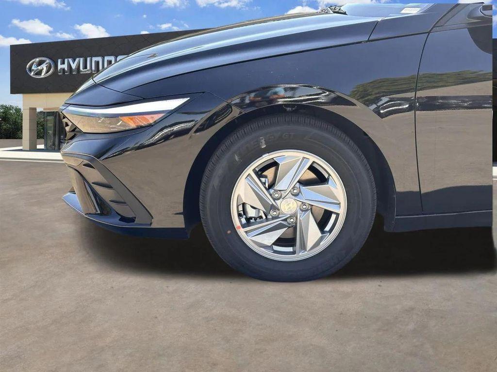 new 2025 Hyundai Elantra car, priced at $21,290