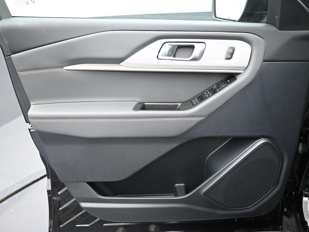 new 2025 Ford Explorer car, priced at $45,102