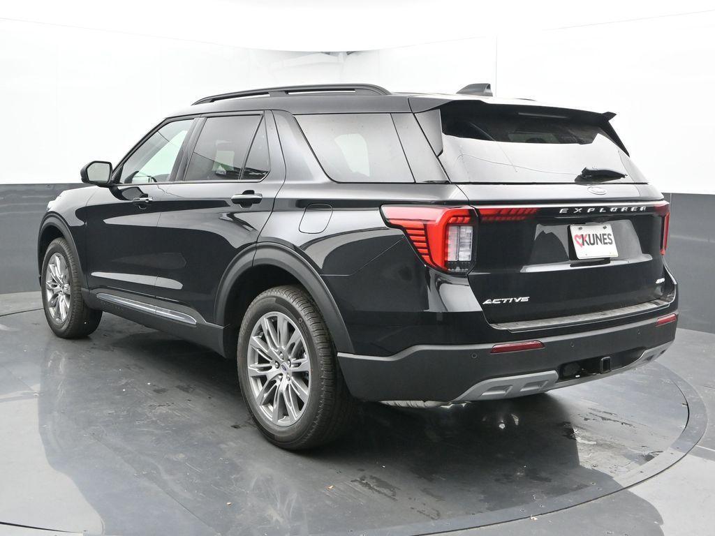 new 2025 Ford Explorer car, priced at $45,102