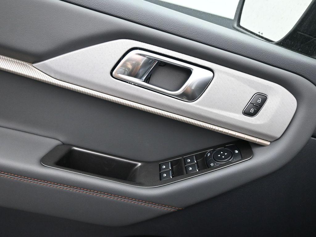 new 2025 Ford Explorer car, priced at $45,102