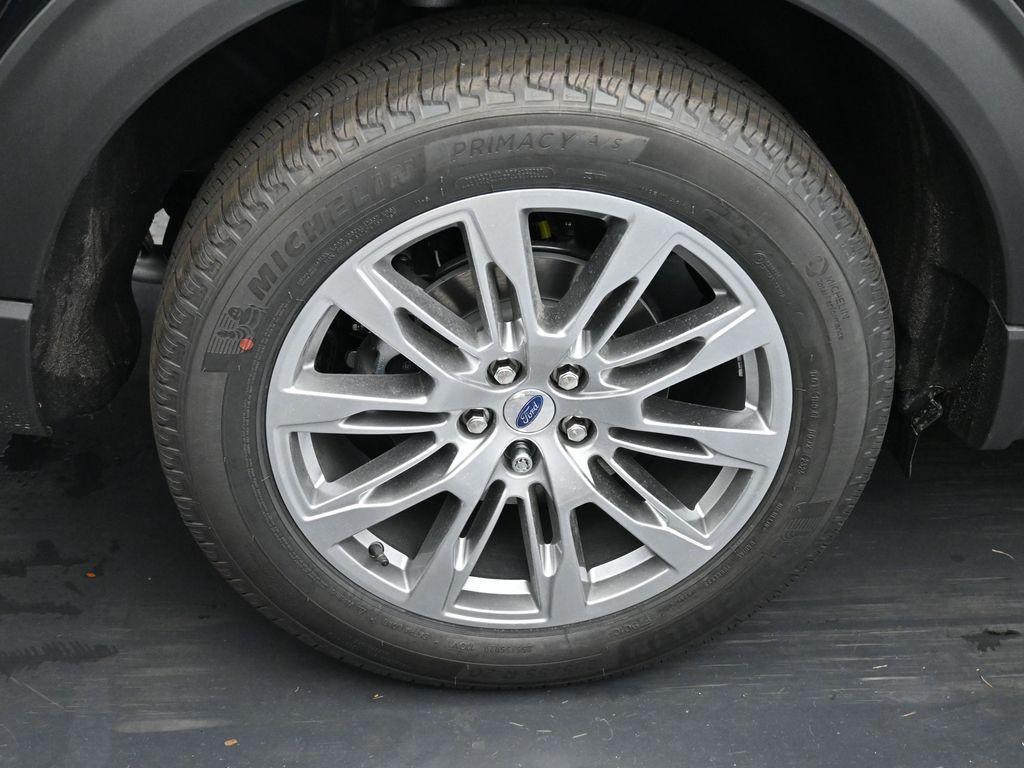 new 2025 Ford Explorer car, priced at $45,102