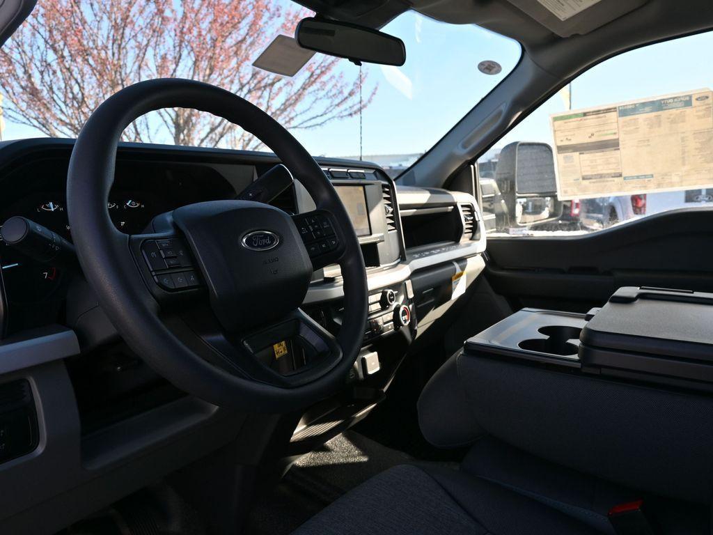 new 2024 Ford F-250 car, priced at $52,425