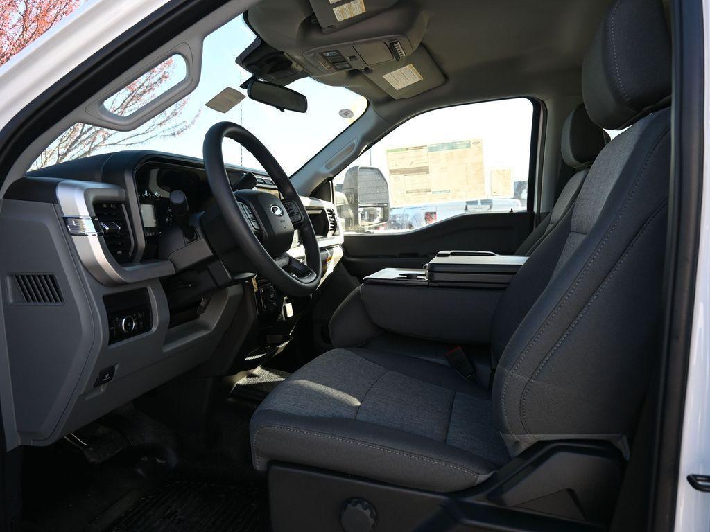 new 2024 Ford F-250 car, priced at $52,425