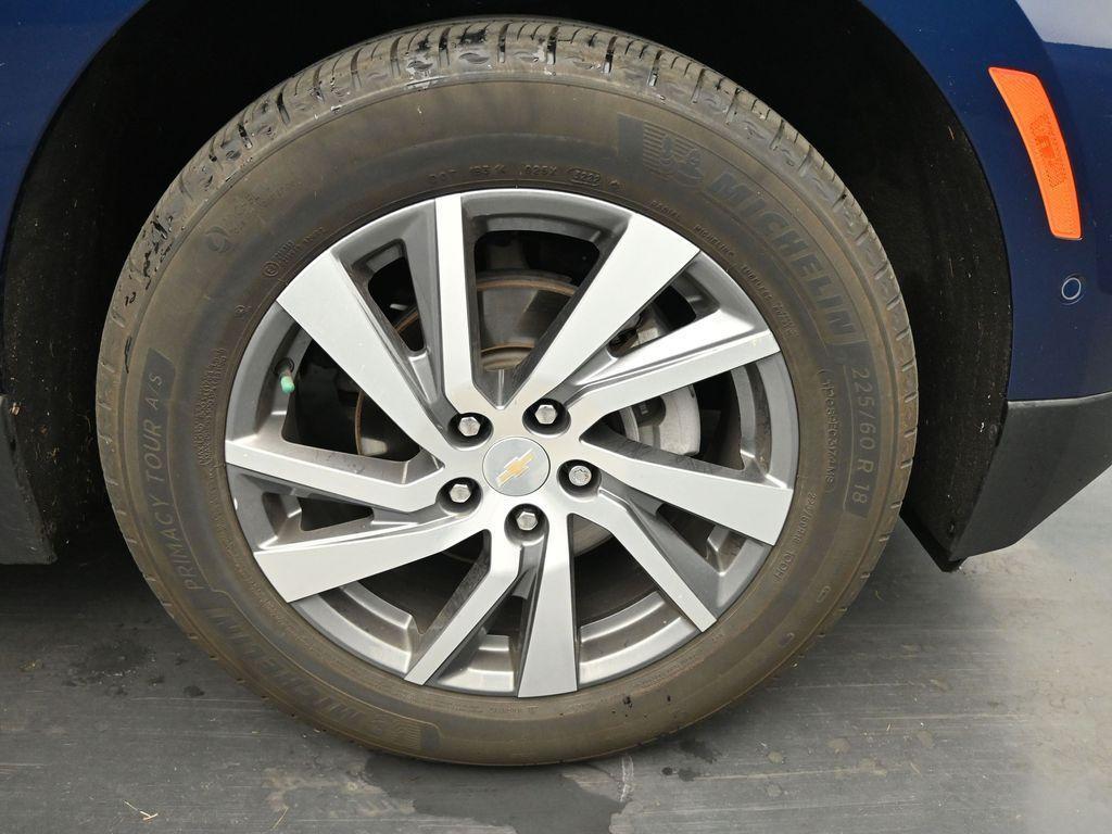 used 2023 Chevrolet Equinox car, priced at $29,386