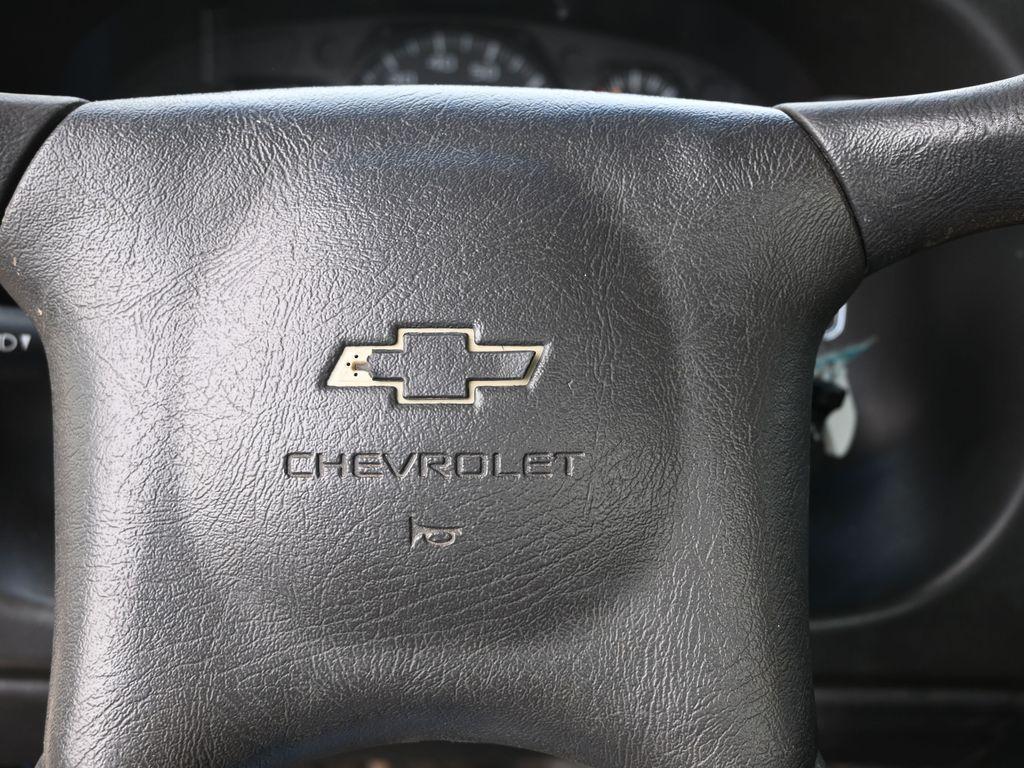 used 2005 Chevrolet Venture car, priced at $24,889