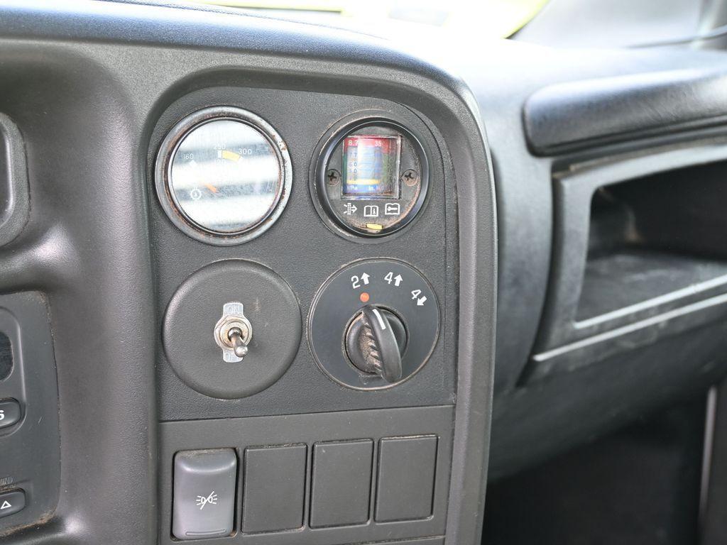 used 2005 Chevrolet Venture car, priced at $24,889