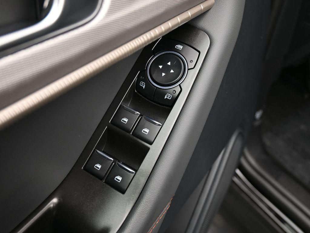 new 2025 Ford Explorer car, priced at $41,312