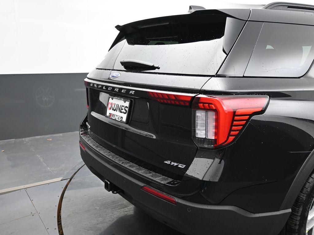 new 2025 Ford Explorer car, priced at $41,312