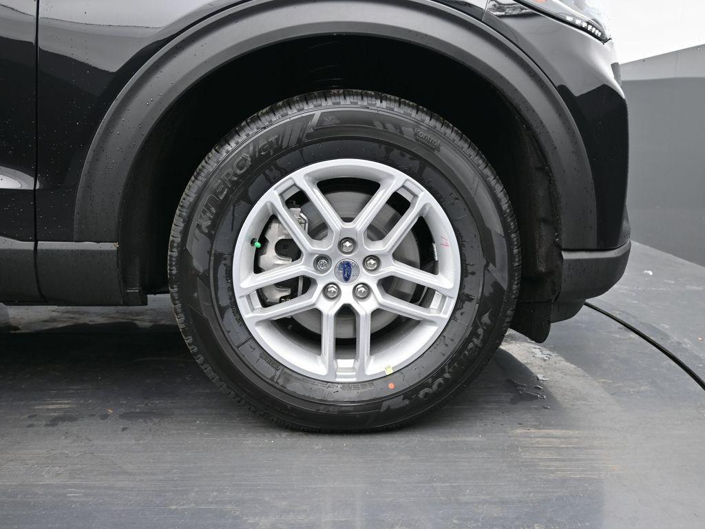 new 2025 Ford Explorer car, priced at $41,312