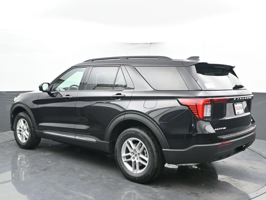 new 2025 Ford Explorer car, priced at $41,312