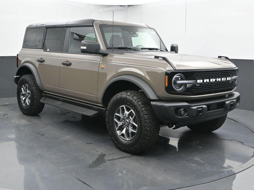 new 2025 Ford Bronco car, priced at $61,642