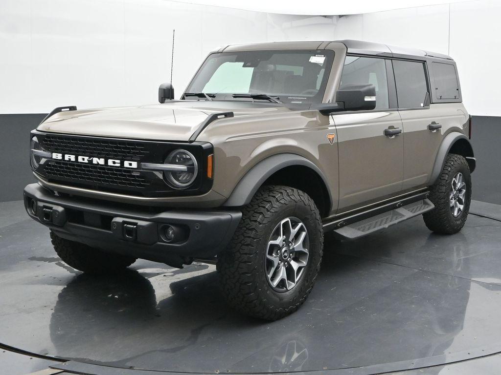 new 2025 Ford Bronco car, priced at $61,642