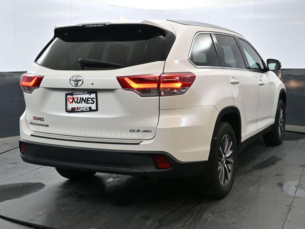 used 2019 Toyota Highlander car, priced at $23,319