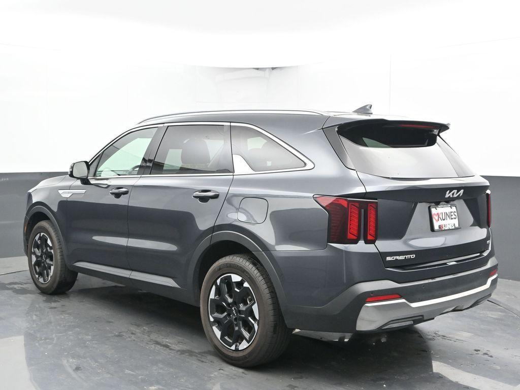 used 2024 Kia Sorento car, priced at $32,866