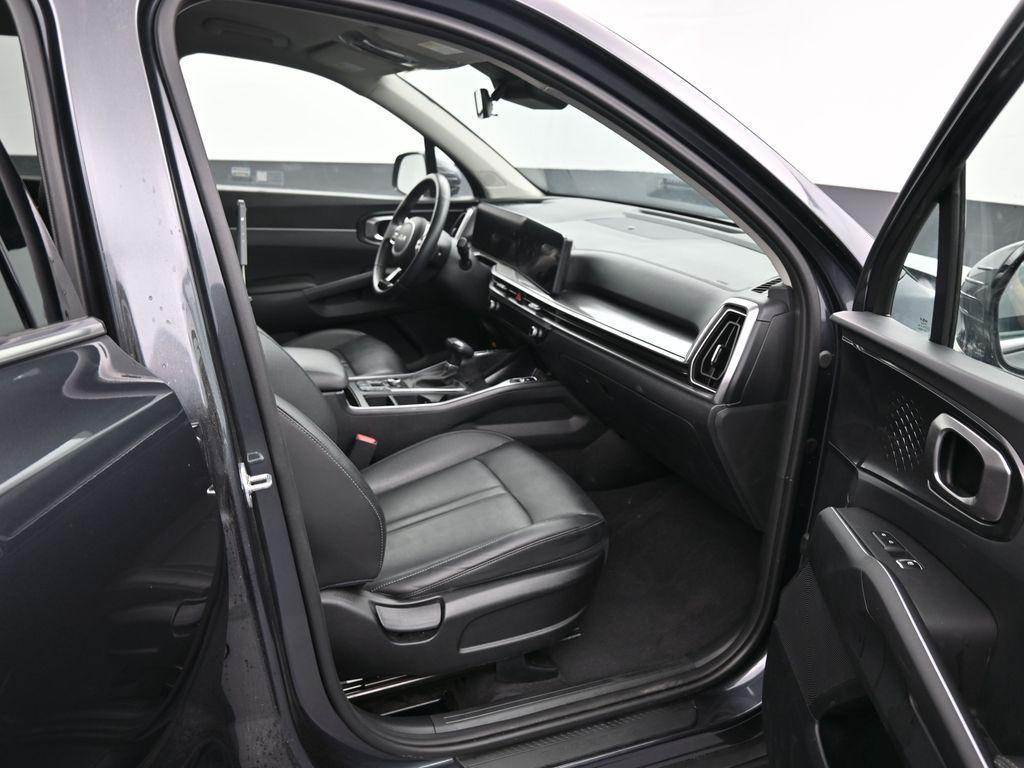 used 2024 Kia Sorento car, priced at $32,866