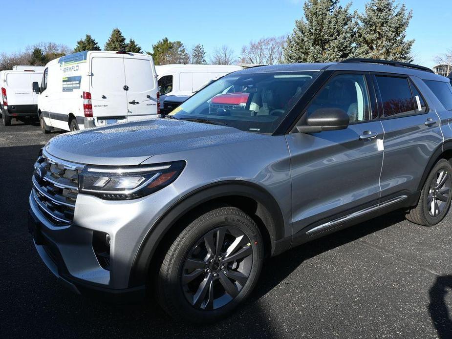 new 2025 Ford Explorer car, priced at $48,900