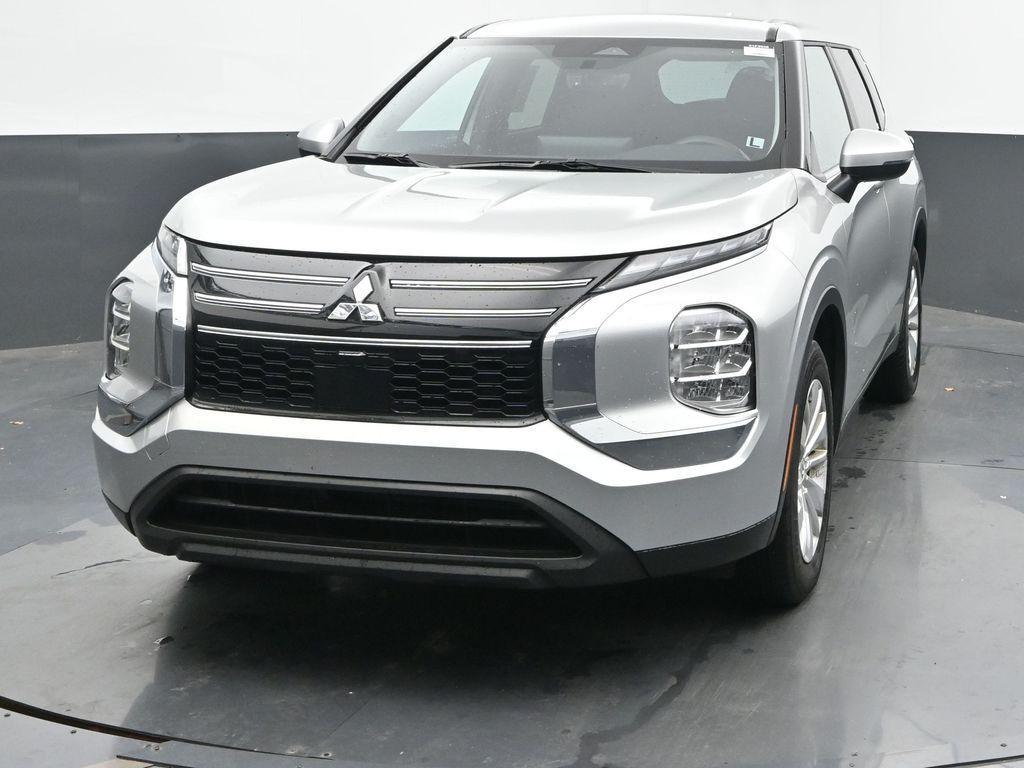 used 2025 Mitsubishi Outlander car, priced at $26,208