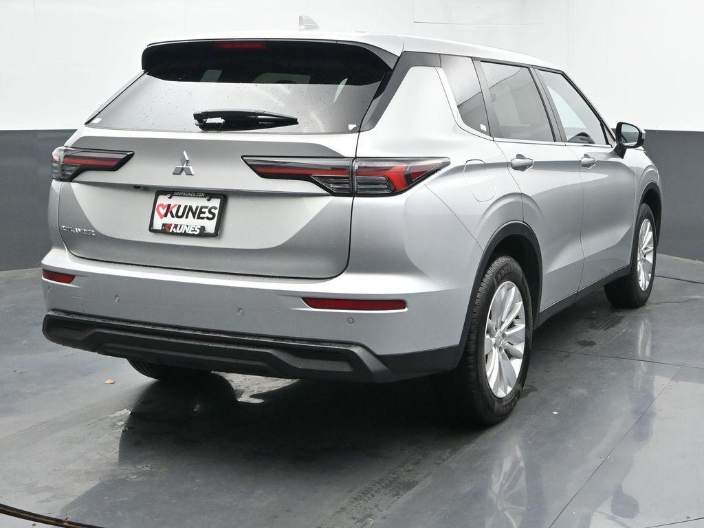 used 2025 Mitsubishi Outlander car, priced at $26,208