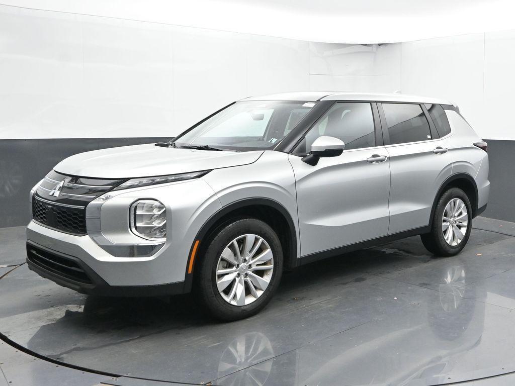 used 2025 Mitsubishi Outlander car, priced at $26,208