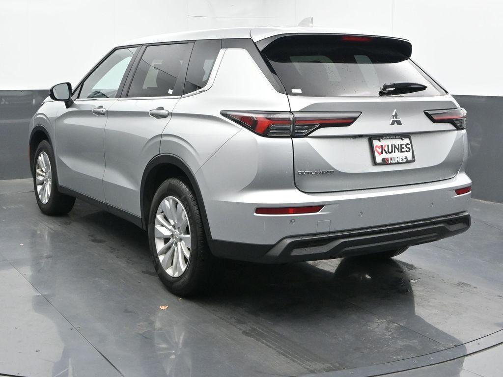used 2025 Mitsubishi Outlander car, priced at $26,208
