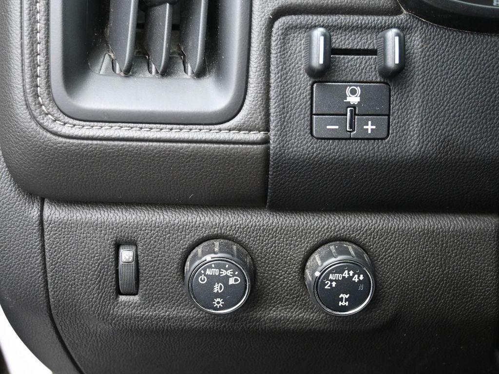 used 2022 GMC Canyon car, priced at $30,151