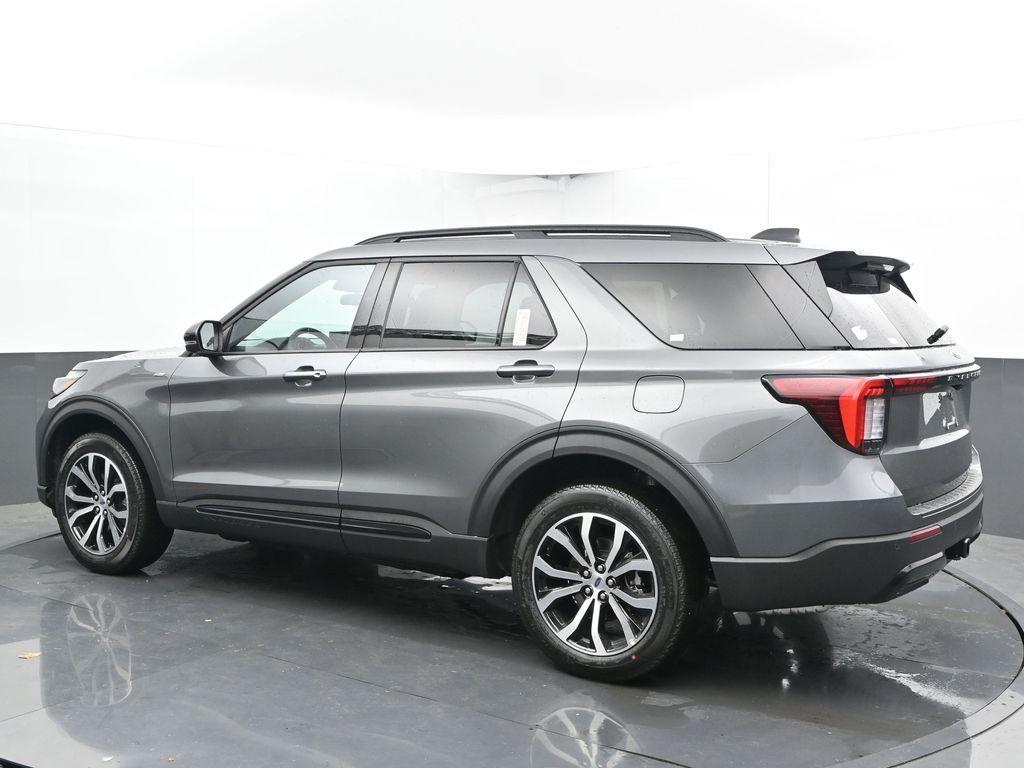 new 2025 Ford Explorer car, priced at $47,425