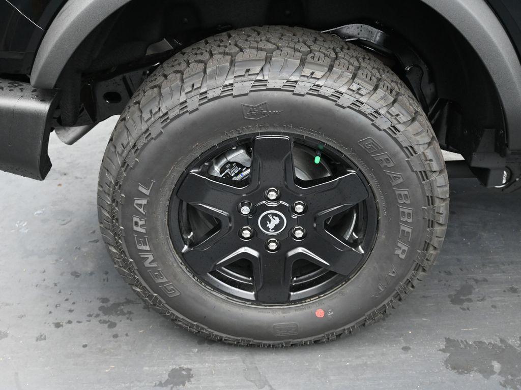 new 2025 Ford Bronco car, priced at $44,290