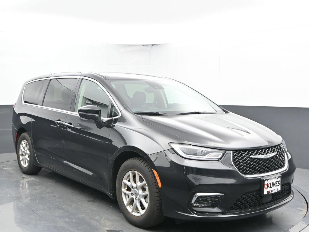 used 2023 Chrysler Pacifica car, priced at $26,645