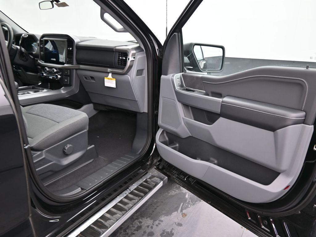 new 2025 Ford F-150 car, priced at $54,162