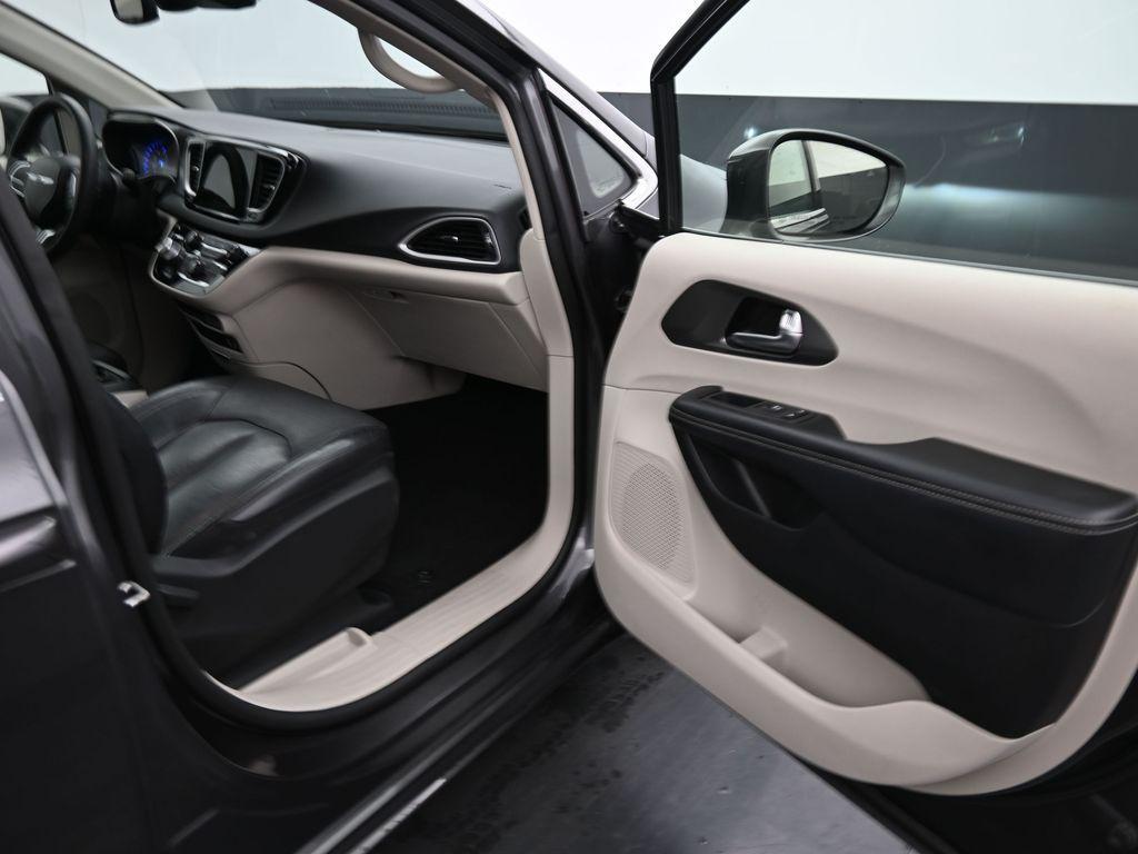used 2022 Chrysler Pacifica car, priced at $21,382